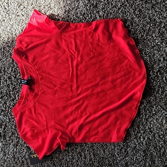 Vull Tops - NWT Vull Sport Crop Top